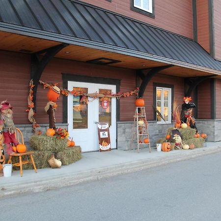 Auberge Du Vieux Faubourg Sainte Anne des Monts Exterior photo
